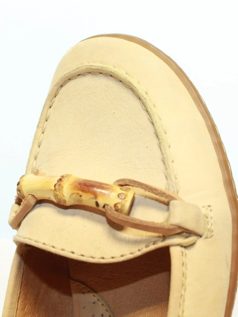 Born Size 6.5 Tan Leather Bamboo Bit Rubber Sole Comfort Moc Loafers - W1062